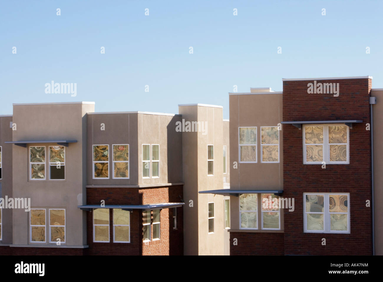 Außenaufnahme des modernen Eigentumswohnungen Stockfoto