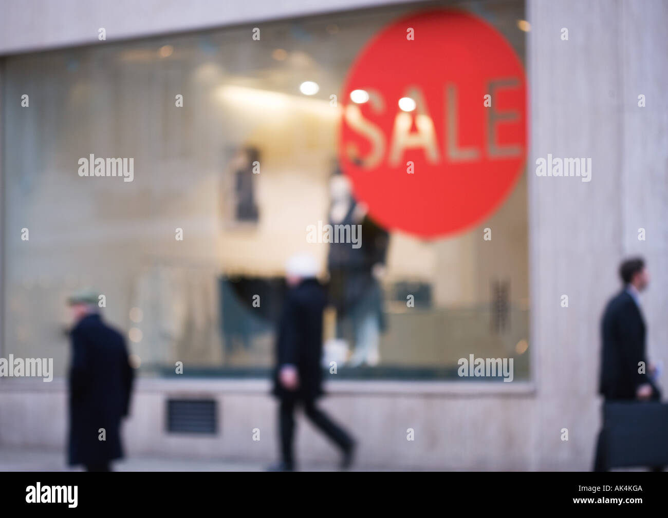 Verkauf zu unterzeichnen, im Schaufenster Stockfoto