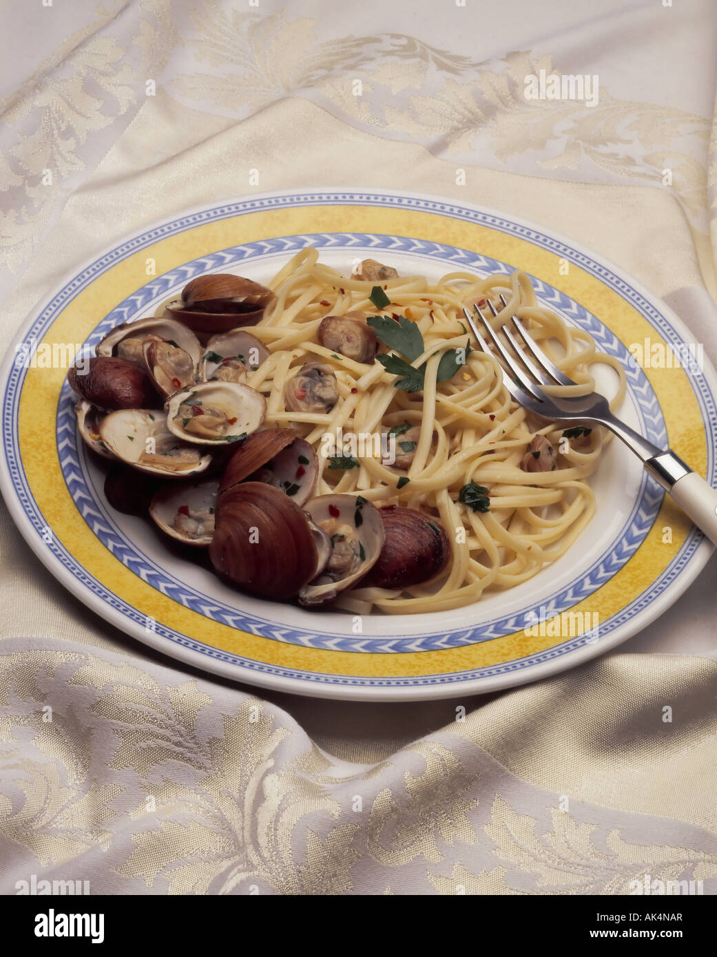 Pasta und muscheln -Fotos und -Bildmaterial in hoher Auflösung – Alamy