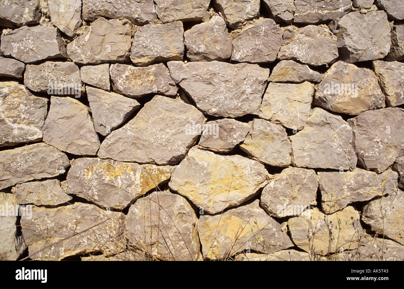 Detail einer Trockenmauer oder Steinmauer Stockfoto