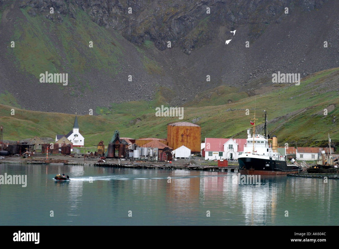 Grytviken, Südgeorgien Insel, die verlassene Walfangstation, wo Ernst Shackletons Körper begraben liegt. Stockfoto