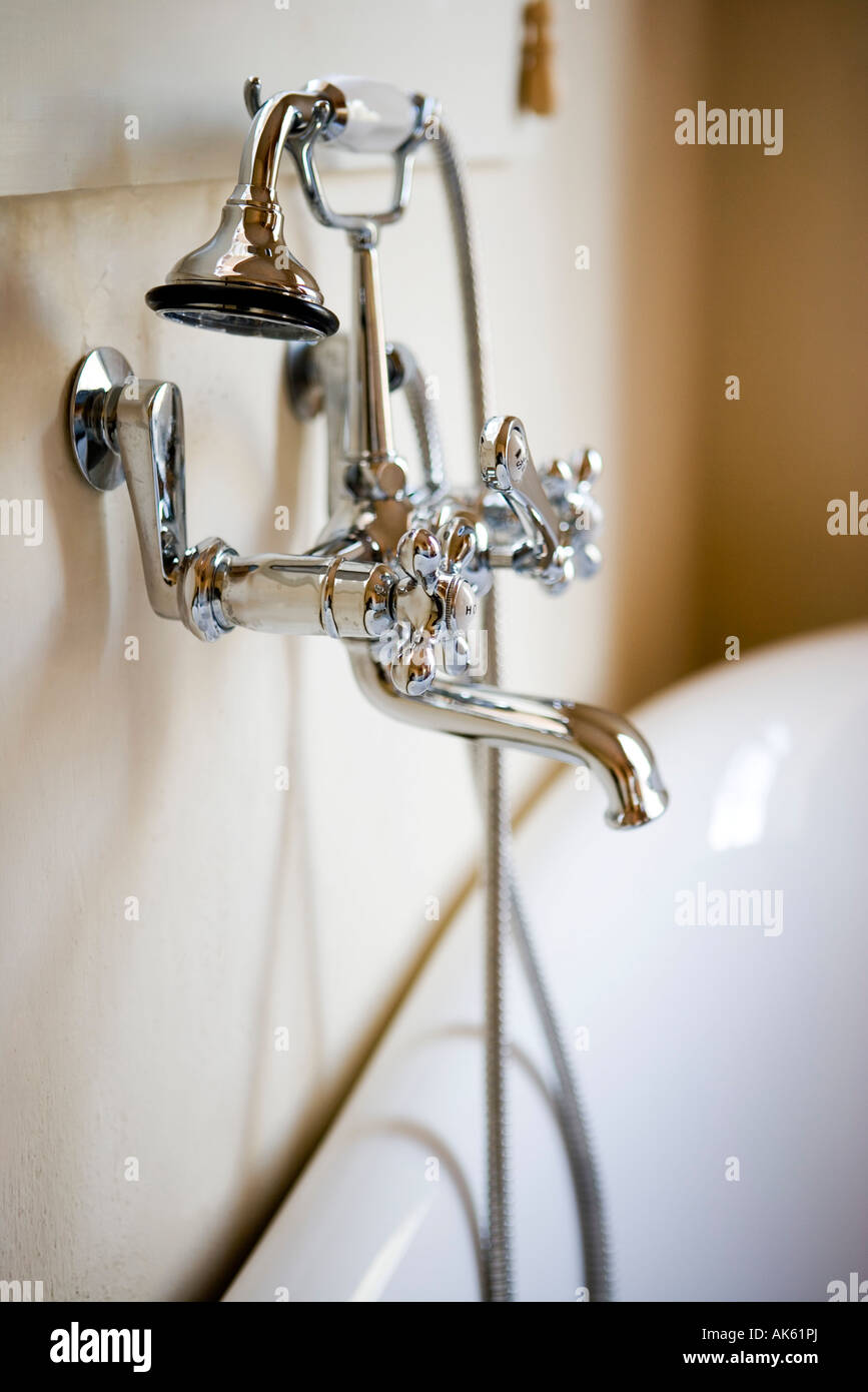 Antike Messing Badewannenarmatur Mit Handbrause – Wandmontage, Doppelhebel, Verstellbare Schwenkarme