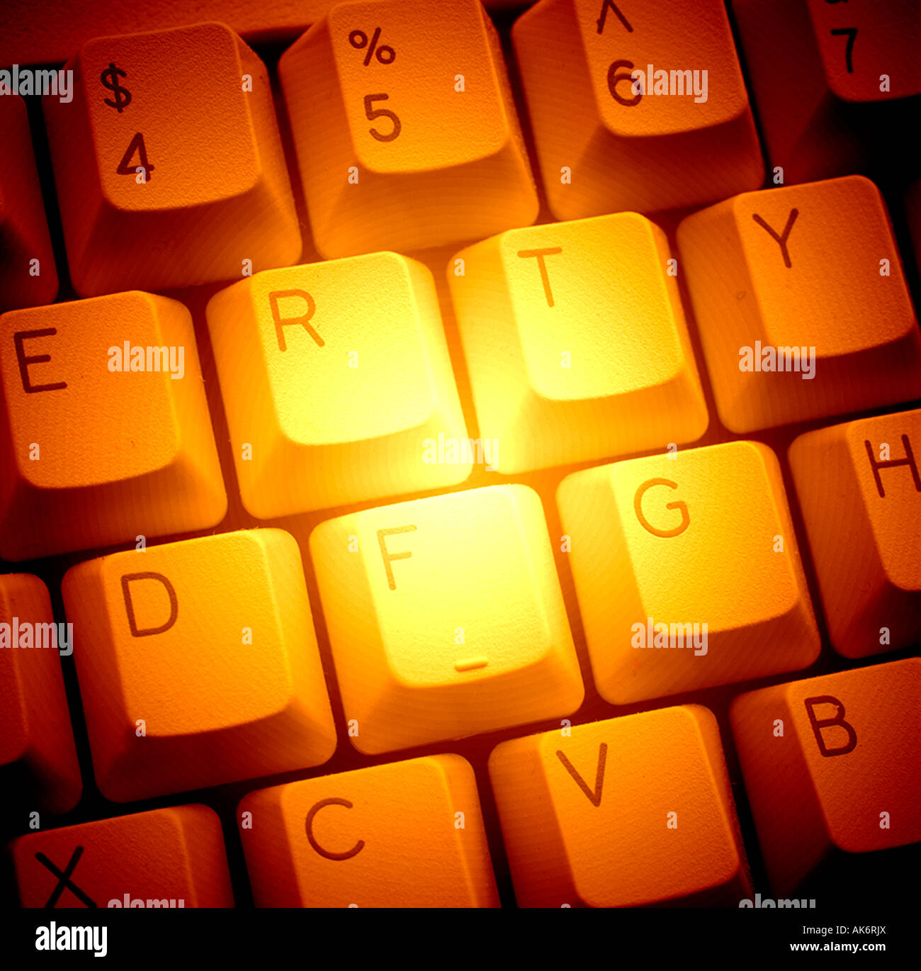 Nahaufnahme des glühenden Computertastatur Stockfoto