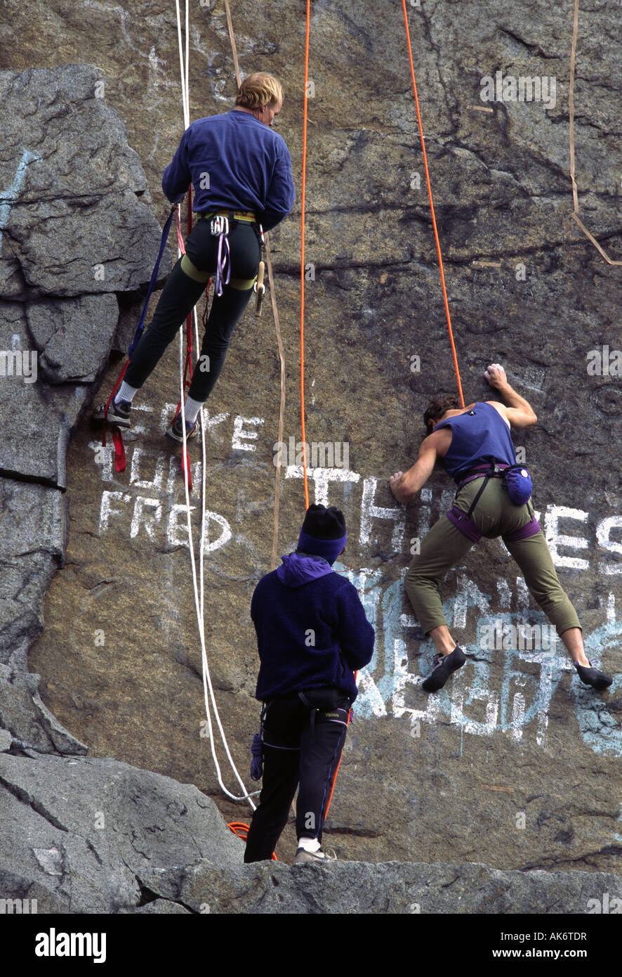 Kletterer in einem Steinbruch Stockfoto