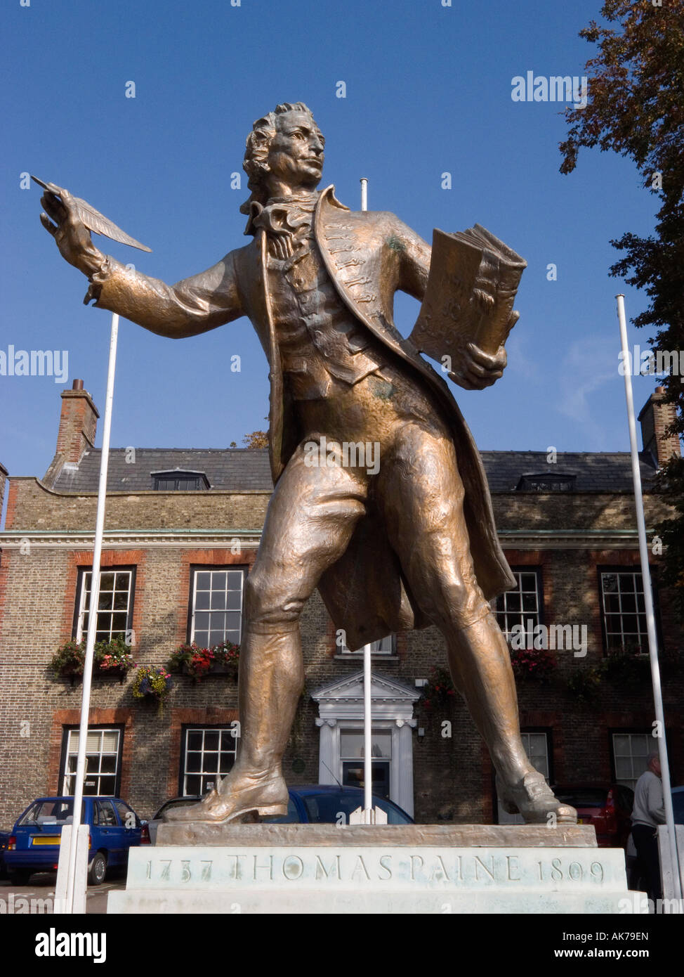 Statue des berühmten Autors und Unterstützer der amerikanischen und französischen Revolutionen Thomas Paine in seiner Geburtsstadt Thetford Norfolk UK Stockfoto