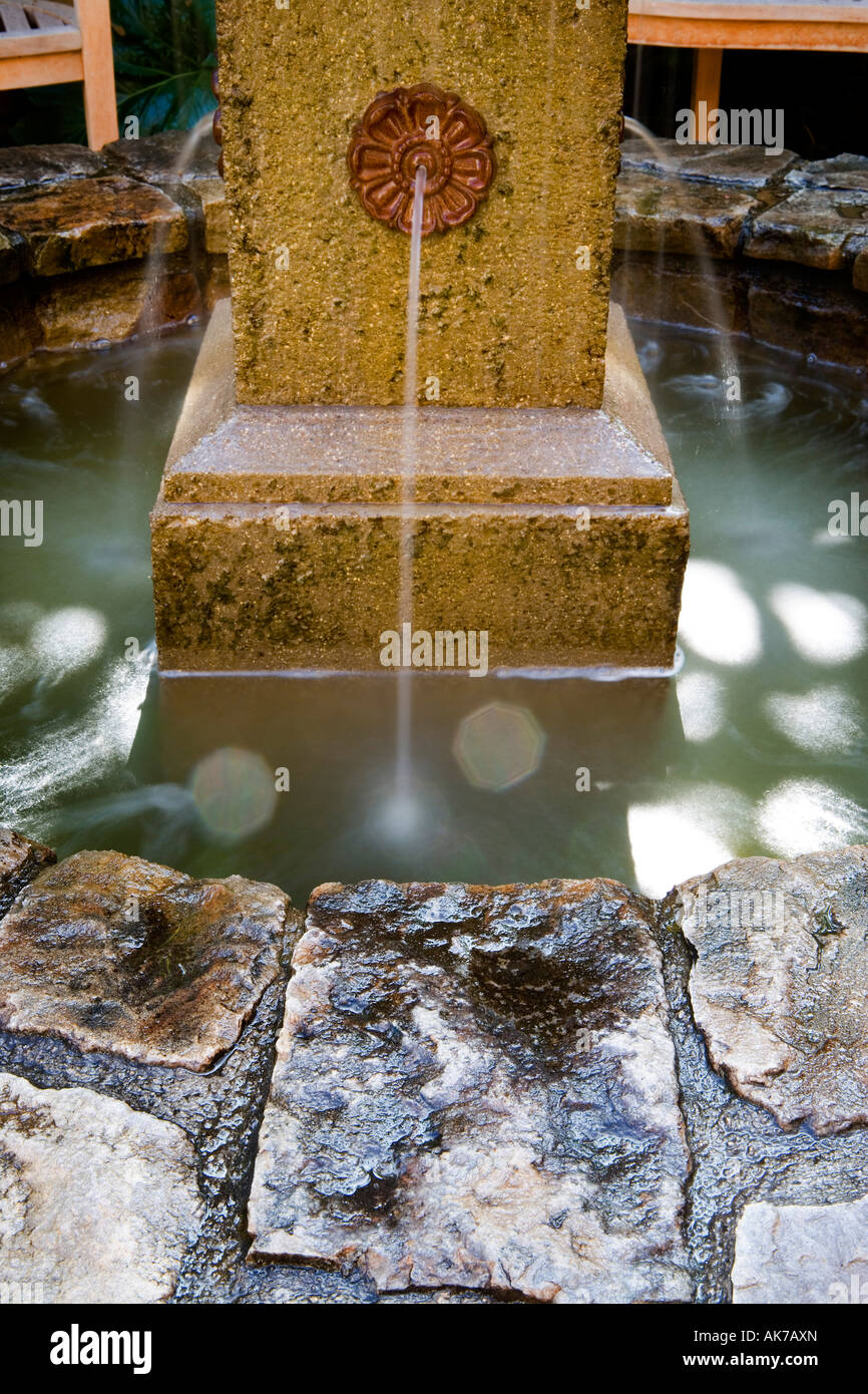 Stein-Brunnen-Details Stockfoto