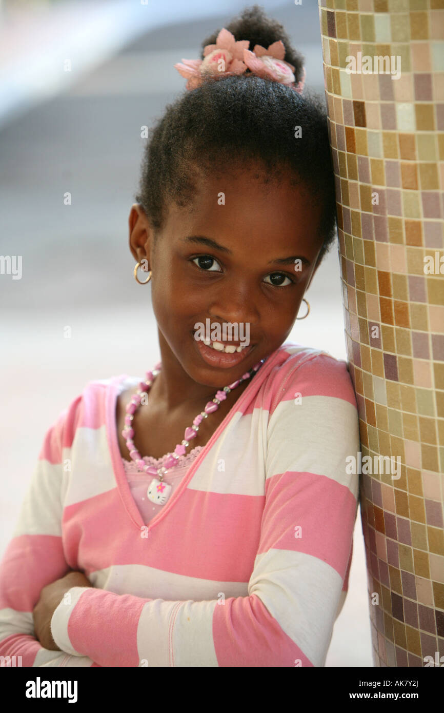Jamaican Schulmädchen in Kingston Jamaika Kind Mädchen Karibik jamaikanische Kind in Kingston Jamaica Girl junge ziemlich süß b Stockfoto