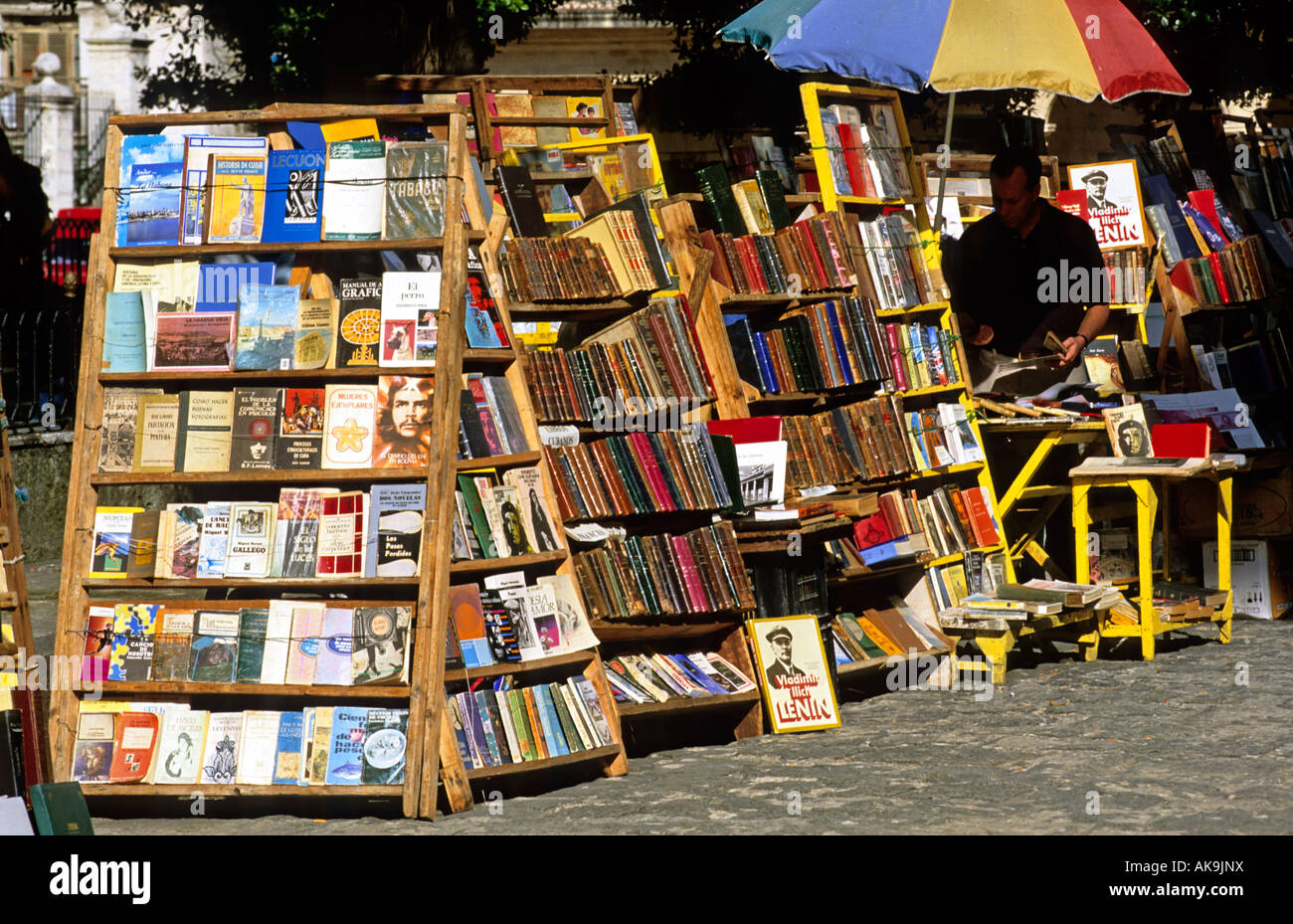 Buchen Sie Anbieter Plaza de Armas Havanna Kuba Stockfoto