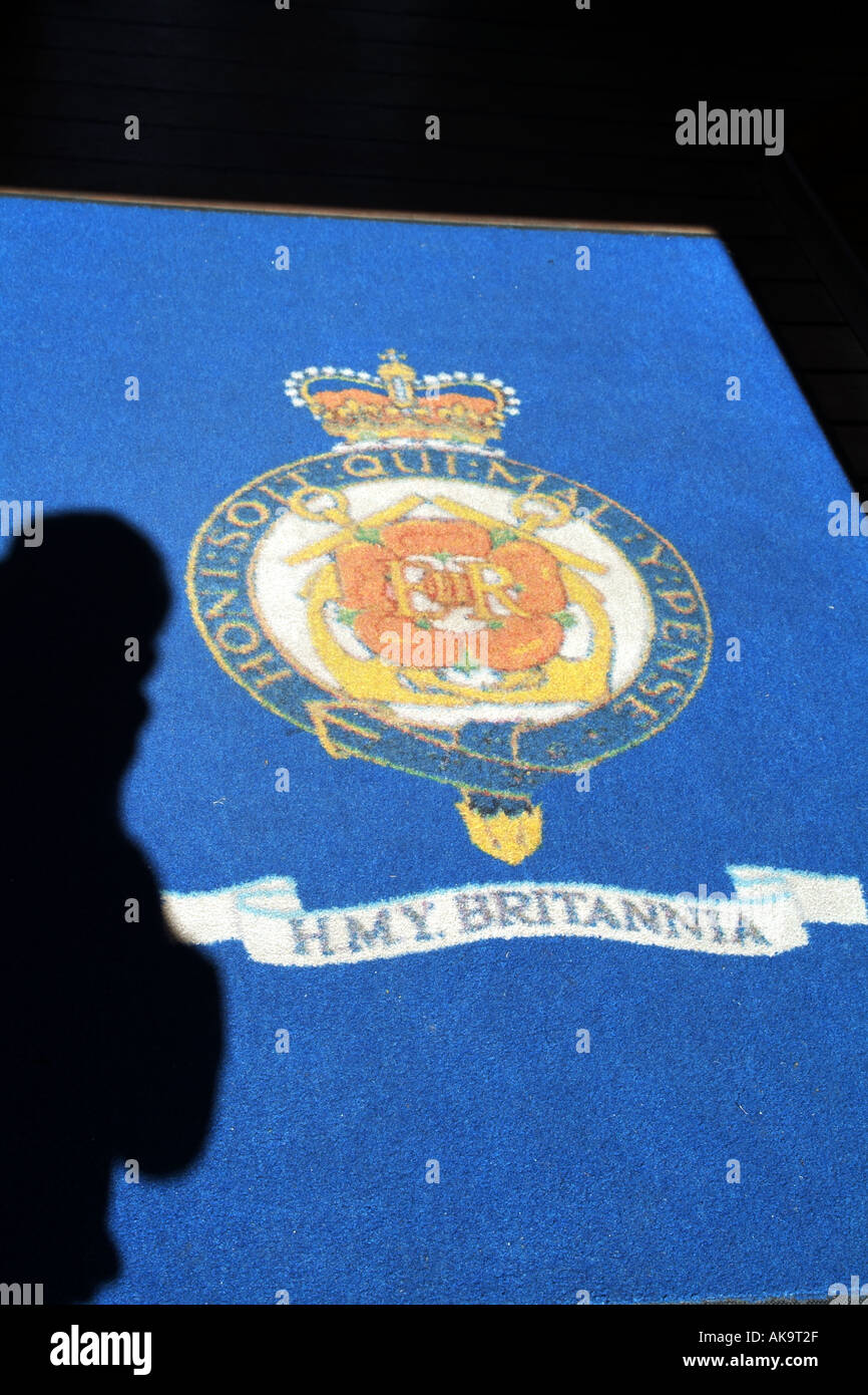 Ehemalige Royal Yacht Britannia am Ocean Terminal Leith Docks Edinburgh Schottland Großbritannien Europa willkommene Matte Stockfoto