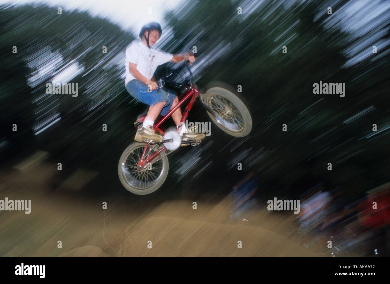 Junge springen bmx-Rad Stockfoto