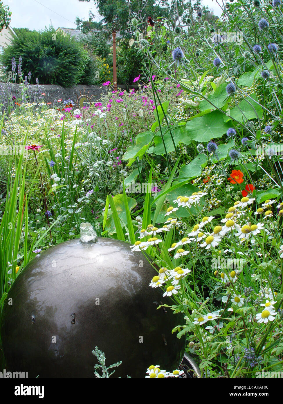 Kleiner gartenbrunnen Stockfotos und bilder Kaufen Alamy