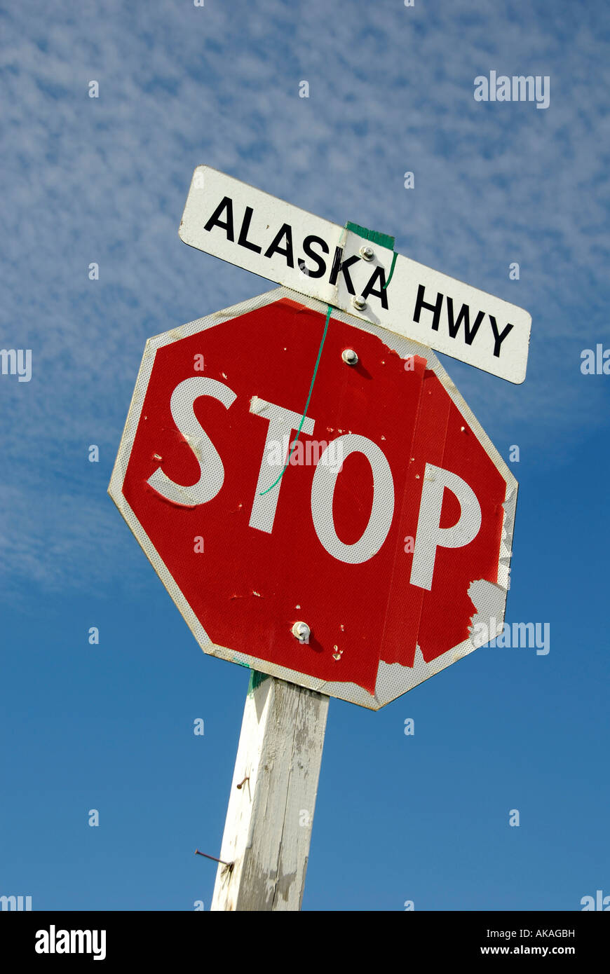 Stop-Schild am Alaska Highway ALCAN Al kann British Columbia B C Kanada Stockfoto