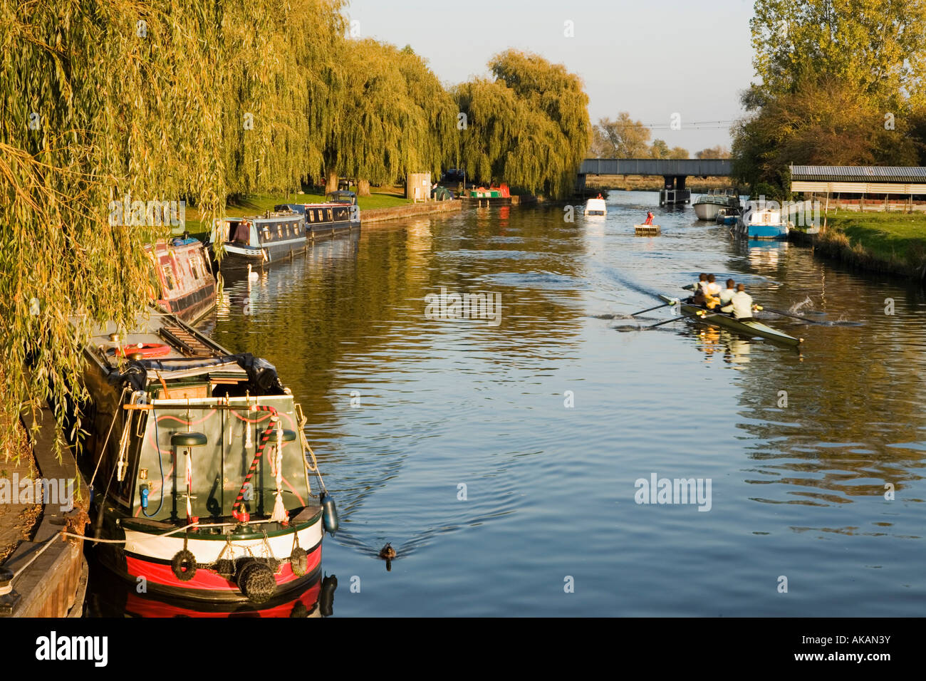 Die Liegeplätze am Quai D Orsay Ely mit Vieren, Training auf dem Wasser Stockfoto