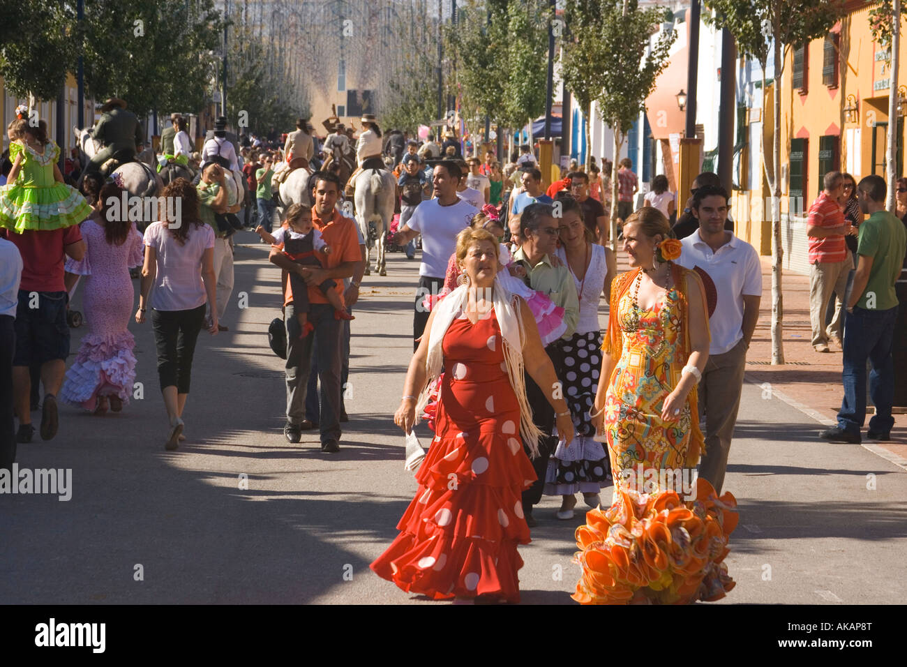 Fuengirola Costa del Sol Malaga Provinz Spanien jährlichen Feria Menschen in typisch Spanisch Kleid Stockfoto