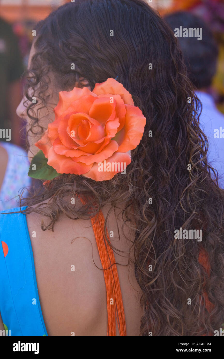Fuengirola Costa del Sol Malaga Provinz Spanien Fuegirola Feria Detail der spanische Mädchen Haarschmuck Stockfoto