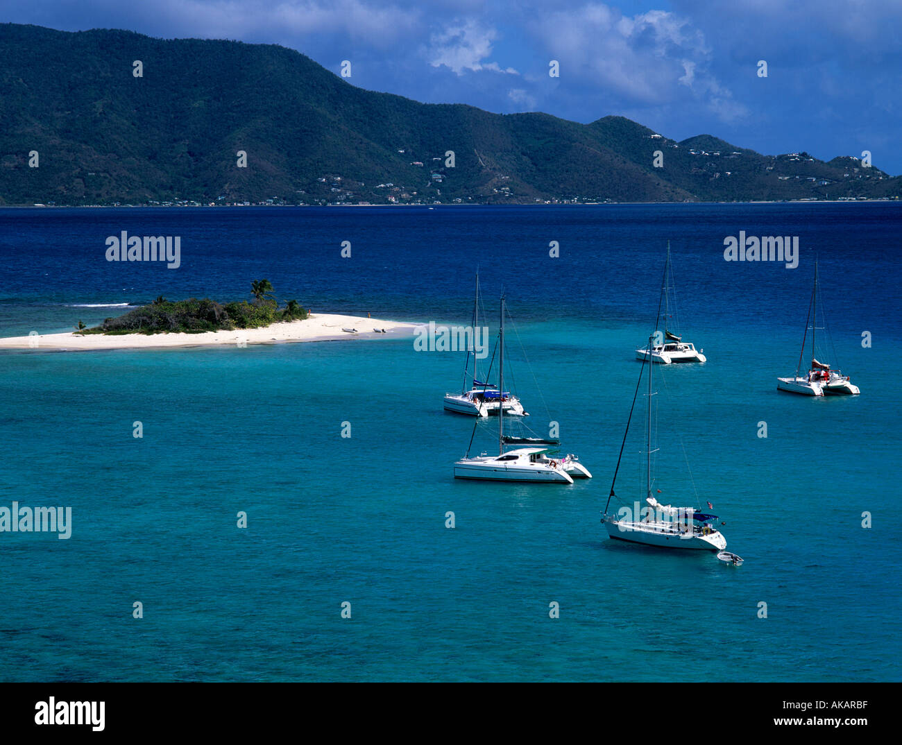 Jachten verankert an Sandy Spit British Virgin Islands-Karibik Stockfoto