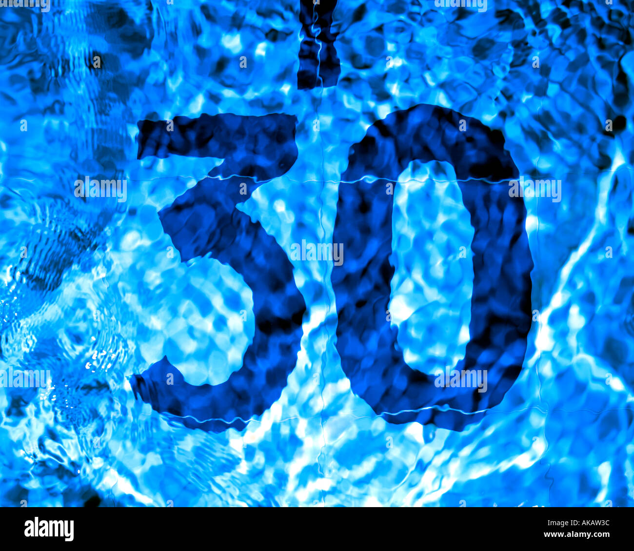 30 unter Wasser in einem Schwimmbad Stockfoto