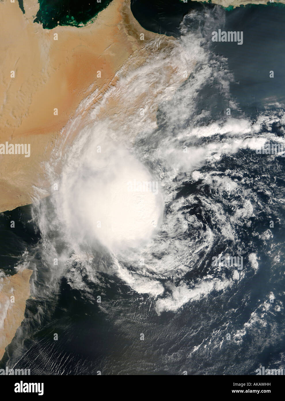 Unbenannter tropischer Wirbelsturm nähert sich der arabischen Halbinsel. 1. November 2007 um 06:55 UTC. Stockfoto