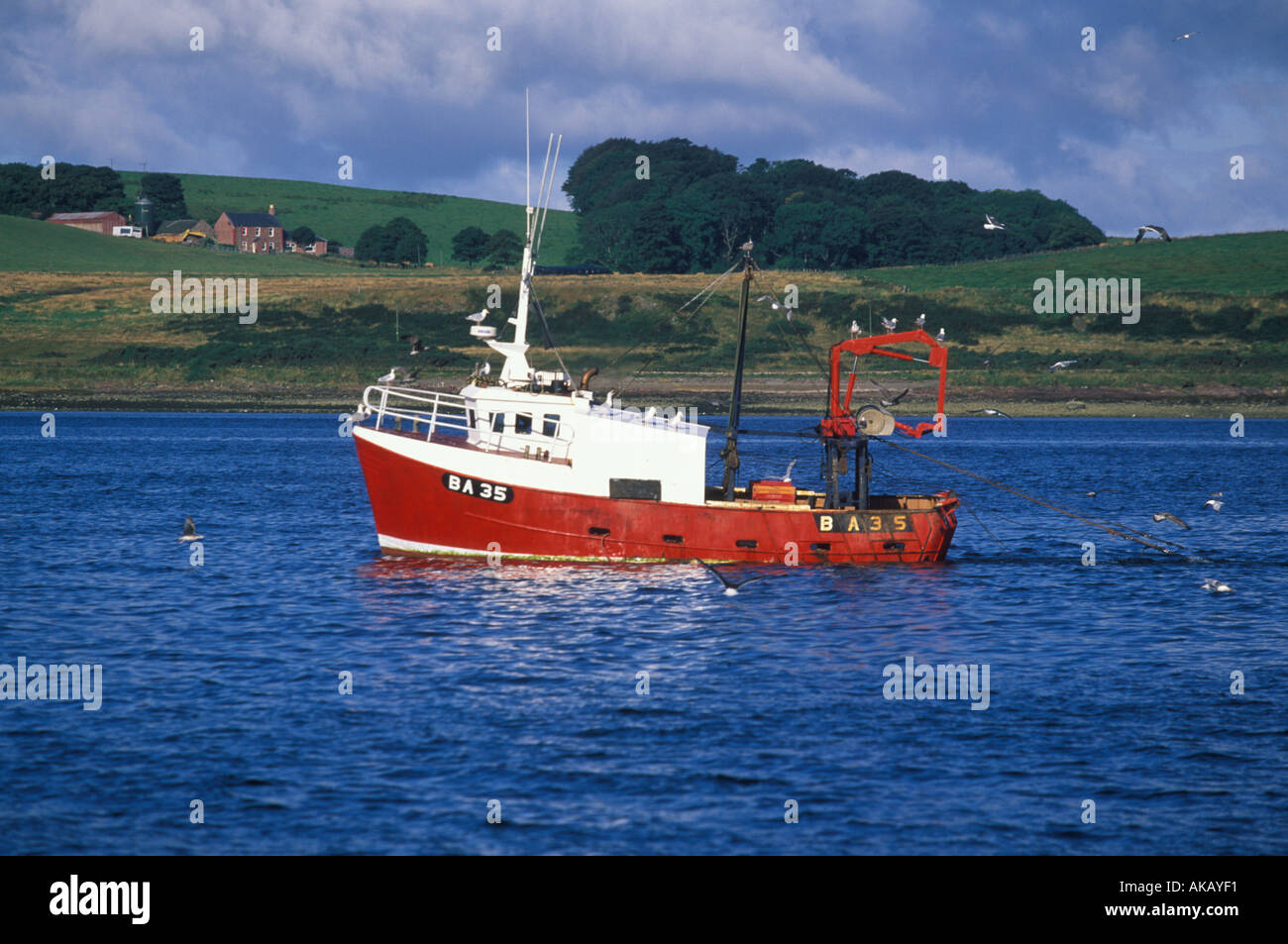 Kleiner Trawler Schiff auf den Clyde-Fischerei vor Great Cumbrae Insel Scotland UK Stockfoto