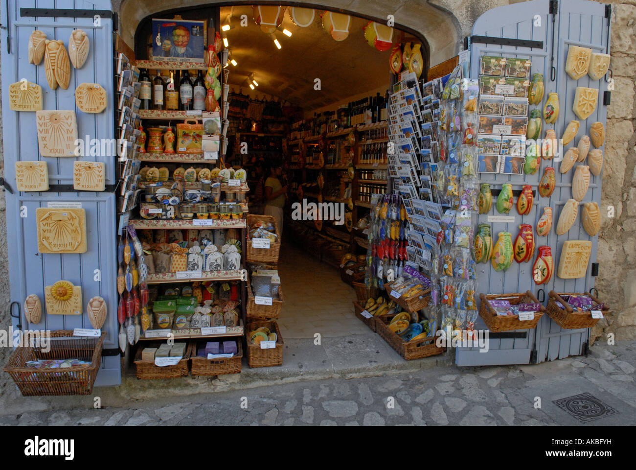 Typische Boutique Dorf Les Baux de Provence-Frankreich Stockfoto