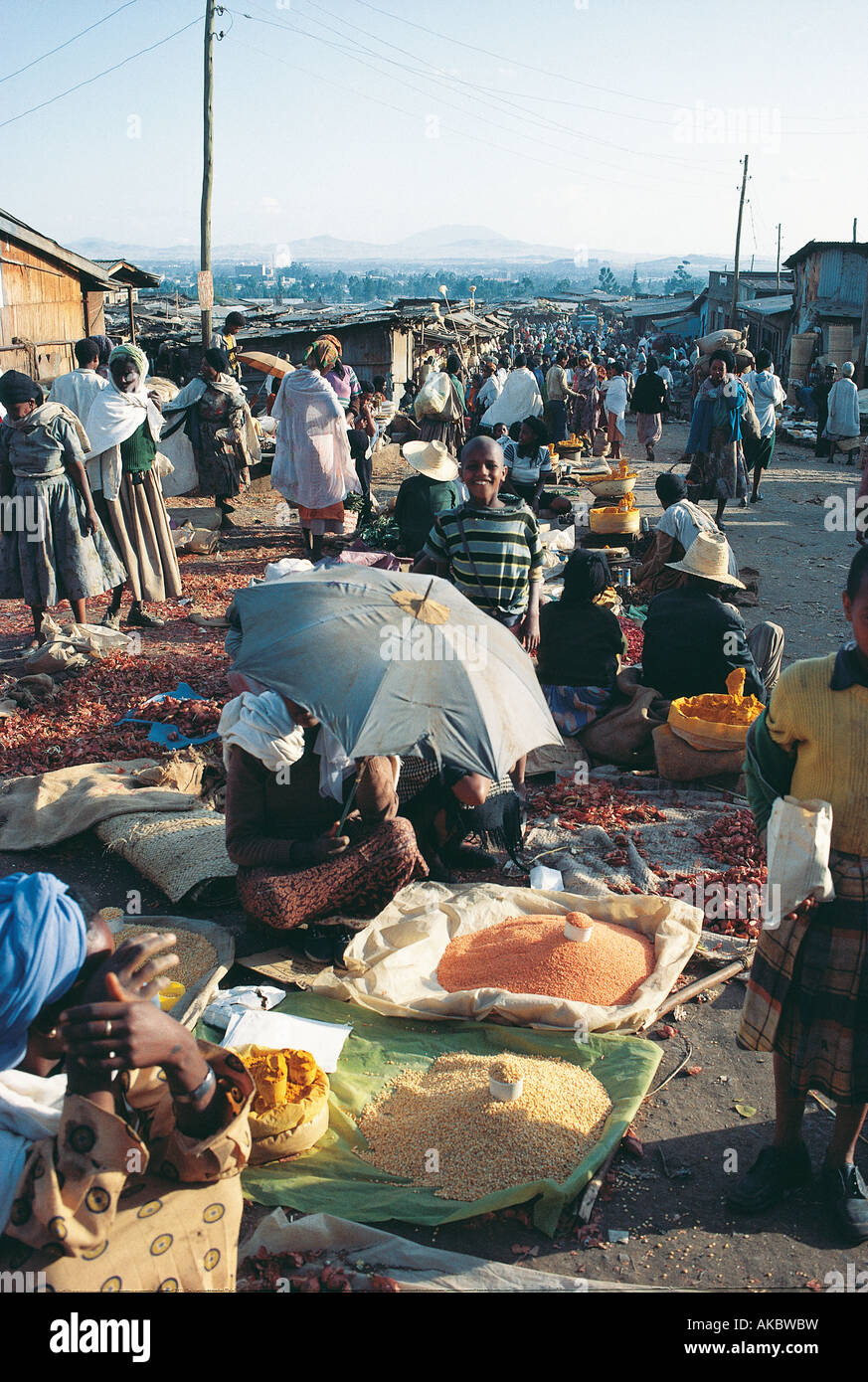 Einen belebten lokalen Outdoor-Markt in Addis Abeba Äthiopien Stockfoto