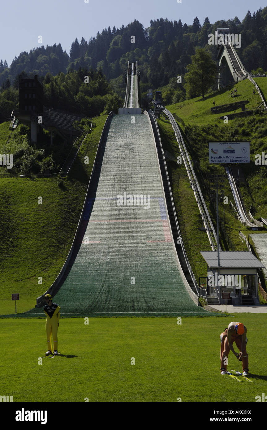 Olympia-Stadion Stadion 1936 Olympiade Garmisch Partenkirchen Partknacht Klamm Hügel Hügel Skislope Ski Sommer trocken Stockfoto