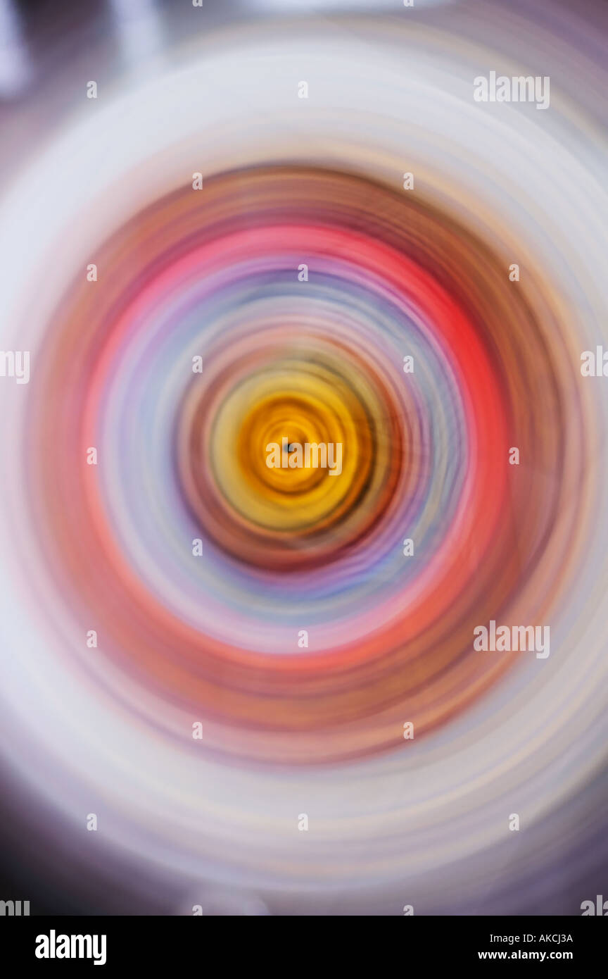 Königin der Diamanten Spielkarte Spinnerei in einen Kreis, ein Windrad zu simulieren. © Craig M. Eisenberg Stockfoto