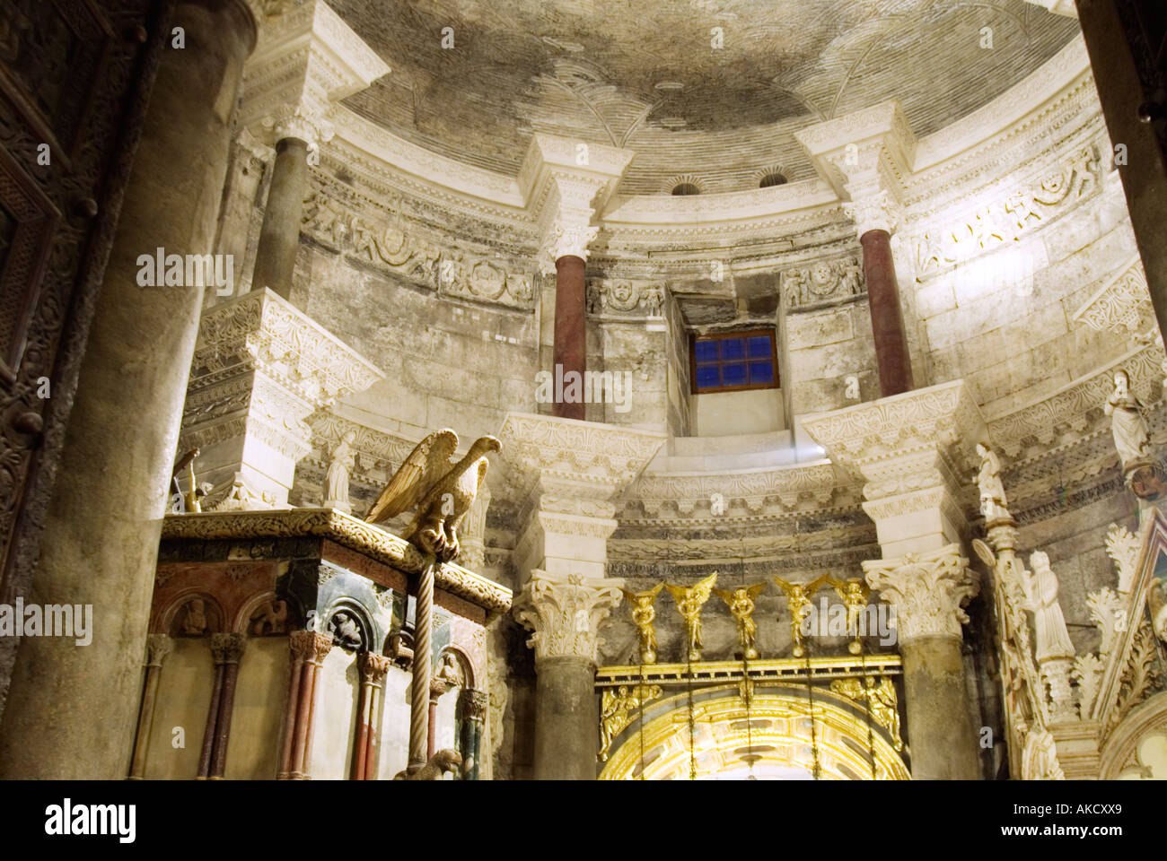 Süd-Ost-Europa, Kroatien, Dalmatien, Split, Interieur des Heiligen ... Süd-Ost-Europa, Kroatien, Dalmatien, Split, Interieur des Heiligen ...