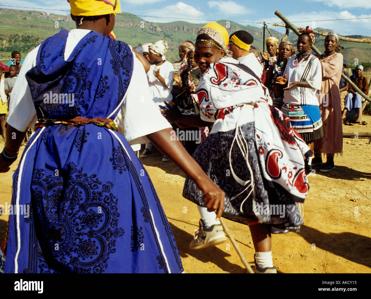 Frauen traditionelle Zulu Tanz in KwaZulu-Natal Provinz in Südafrika Stockfoto