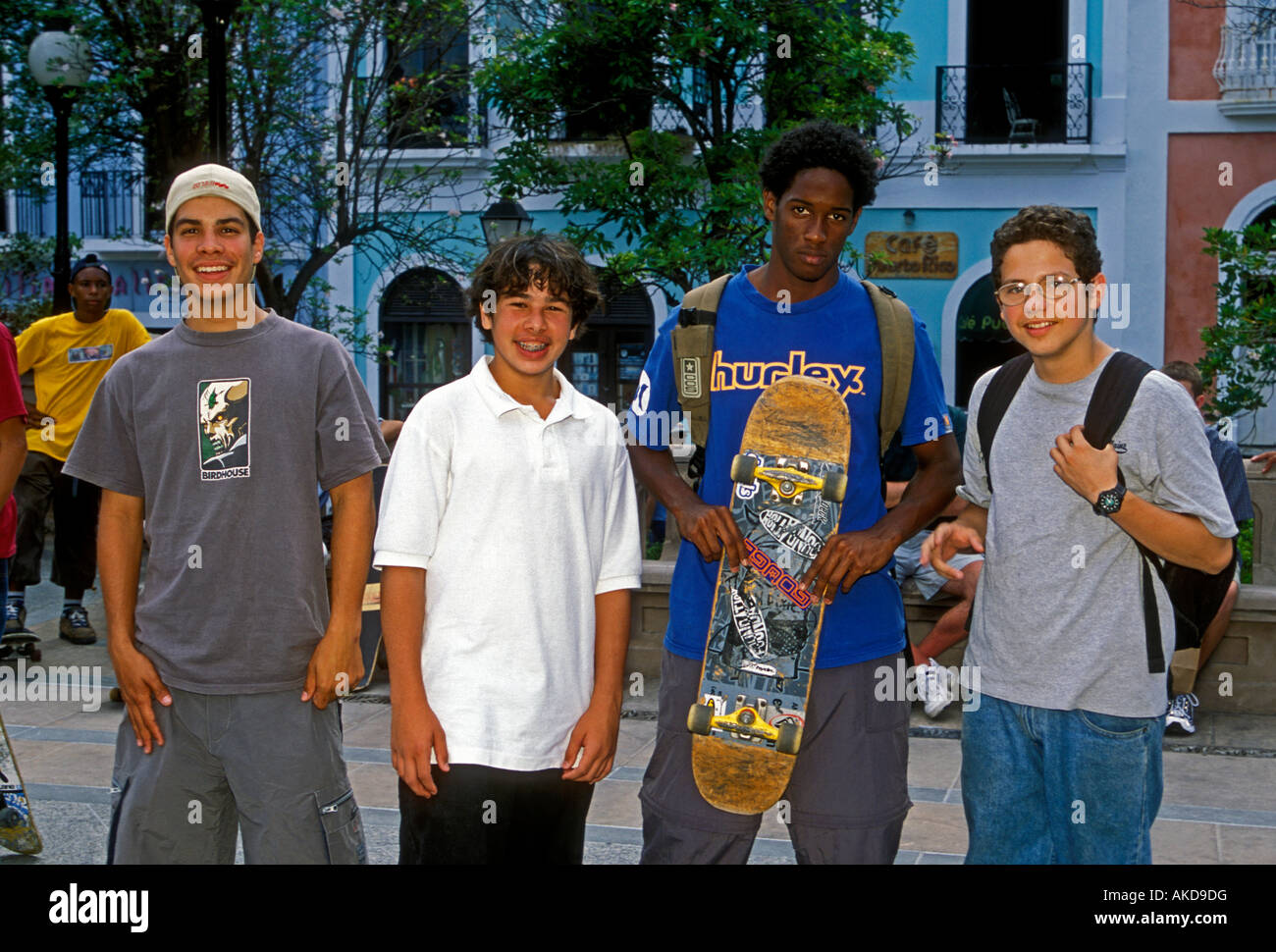 Puerto Ricaner, Puerto Rican Jungen, Teenager, Jugendliche, Skateboarder, skateboard Wettbewerb, Columbus Square, Old San Juan, San Juan, Puerto Rico Stockfoto