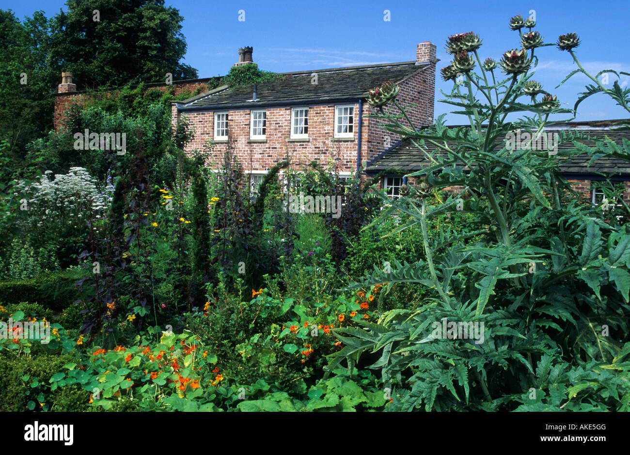 Landhaus gemüsegarten Fotos und Bildmaterial in hoher Auflösung Alamy