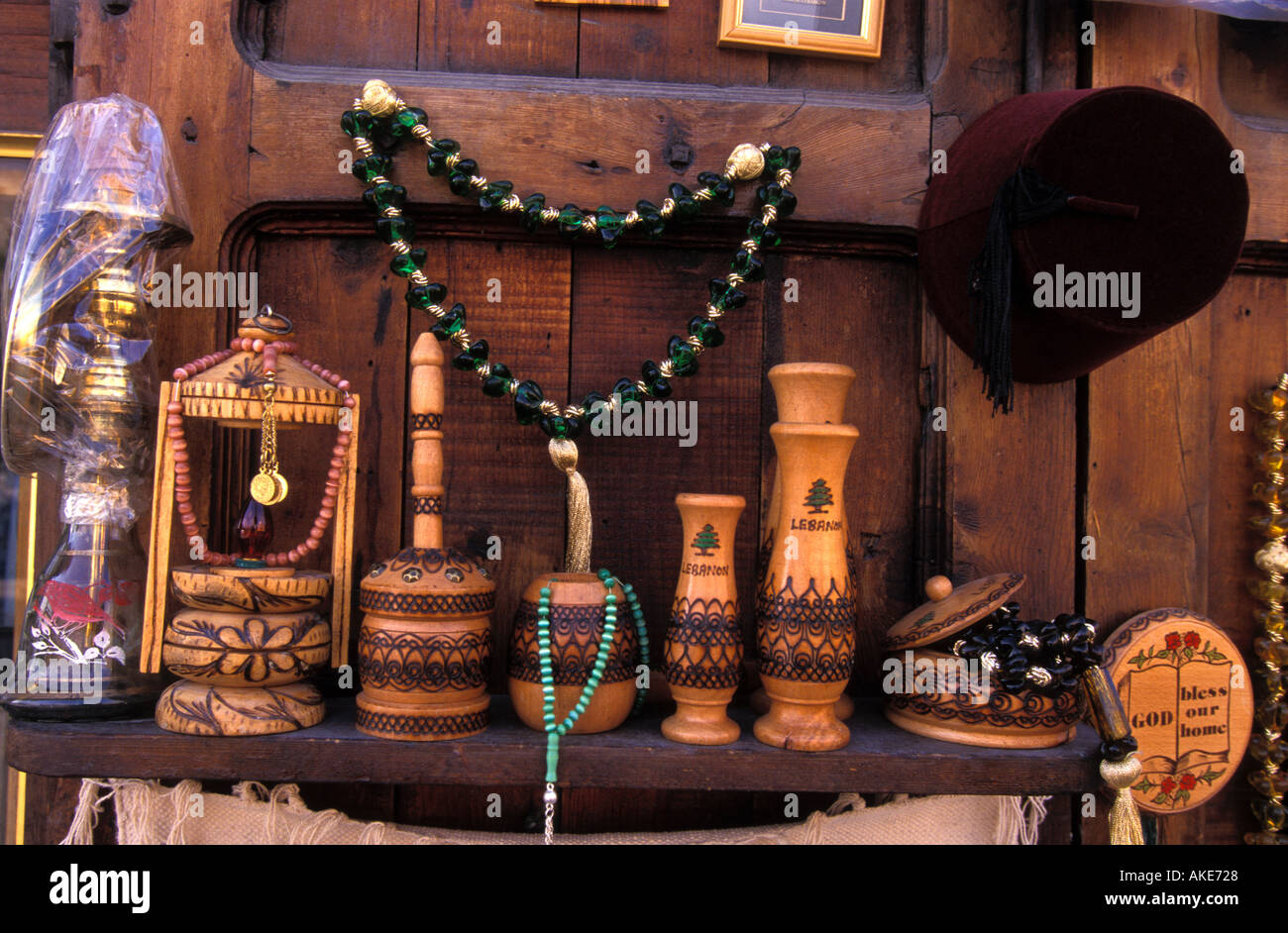 Souvenirs Vendor Wood Carvings Stockfotos und -bilder Kaufen - Alamy
