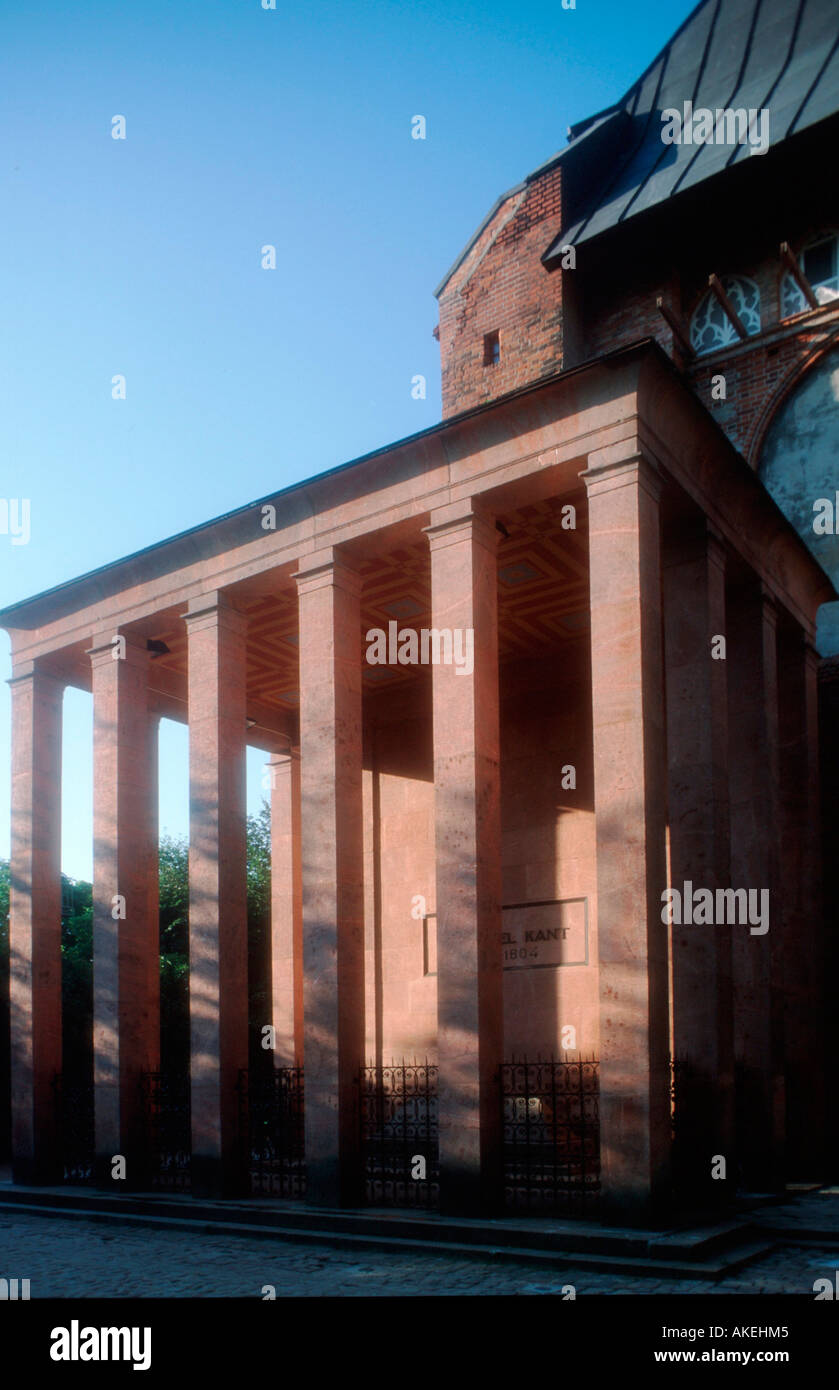 Russland, Kaliningrad (Königsberg), Grabmal des Philosophen Immanuel Kant (1724-1804) am Dom (Kafedralnyi Sobor) Stockfoto