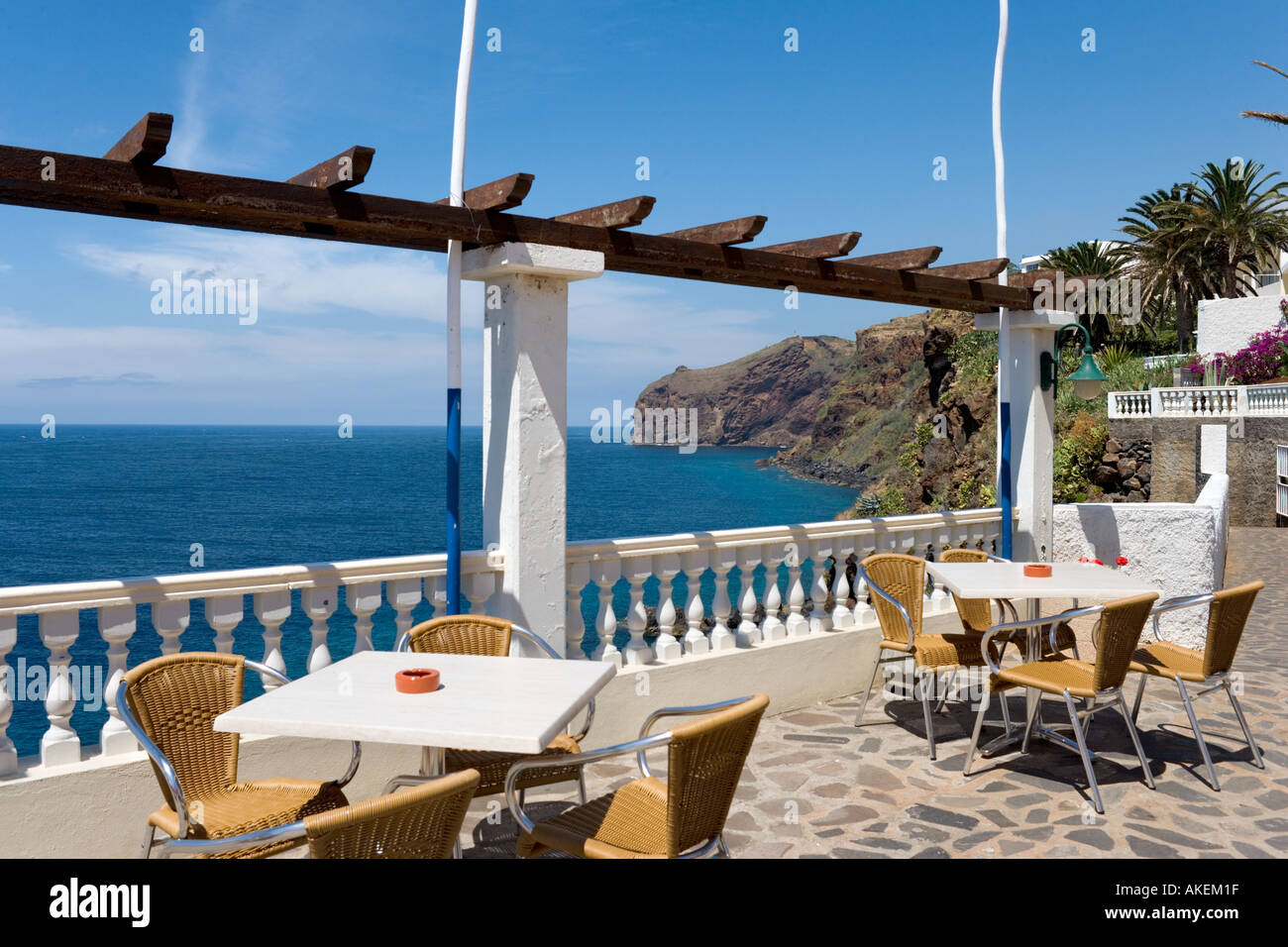 Direkt am Meer Cafe, Canico, Madeira, Portugal Stockfoto