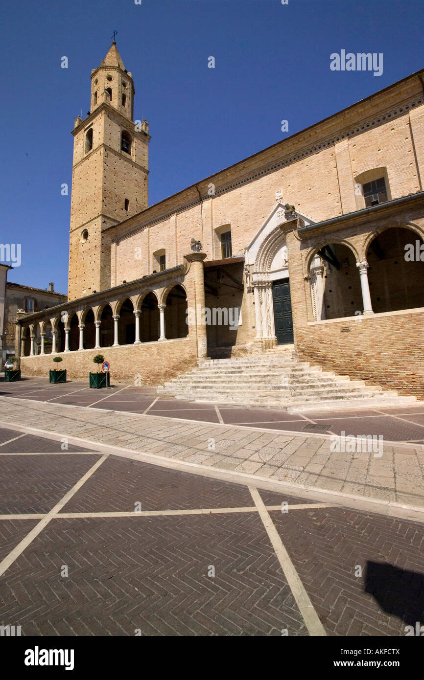 Stiftskirche San Michele Arcangelo, Citt Sant'Angelo, Abruzzen, Italien Stockfoto