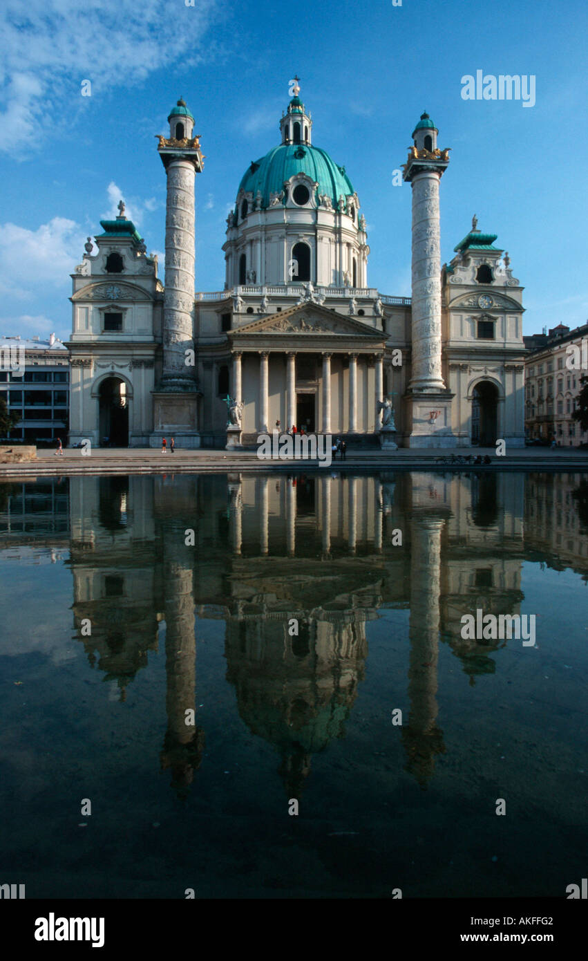IV. Wien, Karlsplatz, Karlskirche, Gestiftet 1713 Vom Kaiser Karl VI, Stockfoto