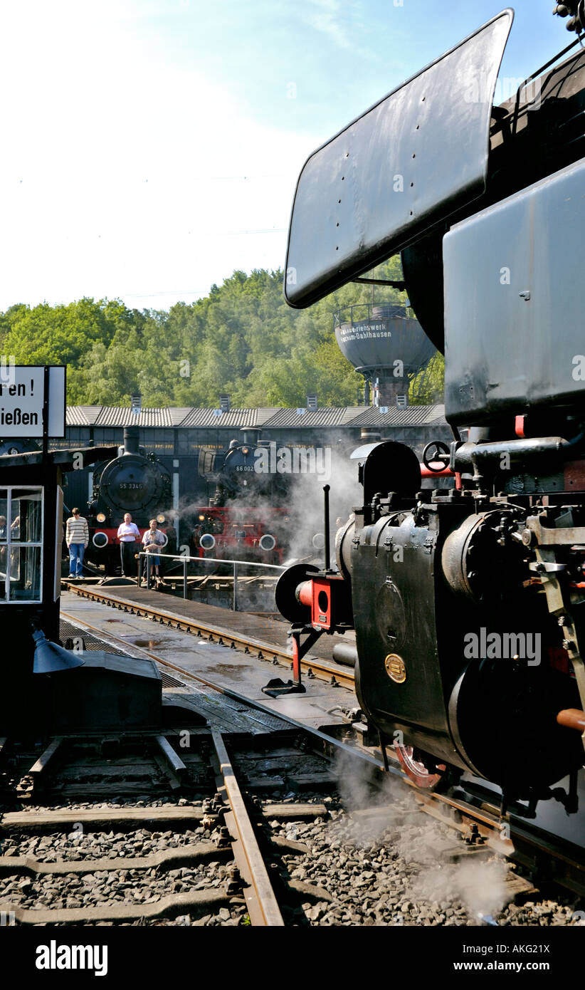 Lokomotive Eingabe Drehscheibe in Bochum Eisenbahnmuseum (größte Länder) in Deutschland. Stockfoto