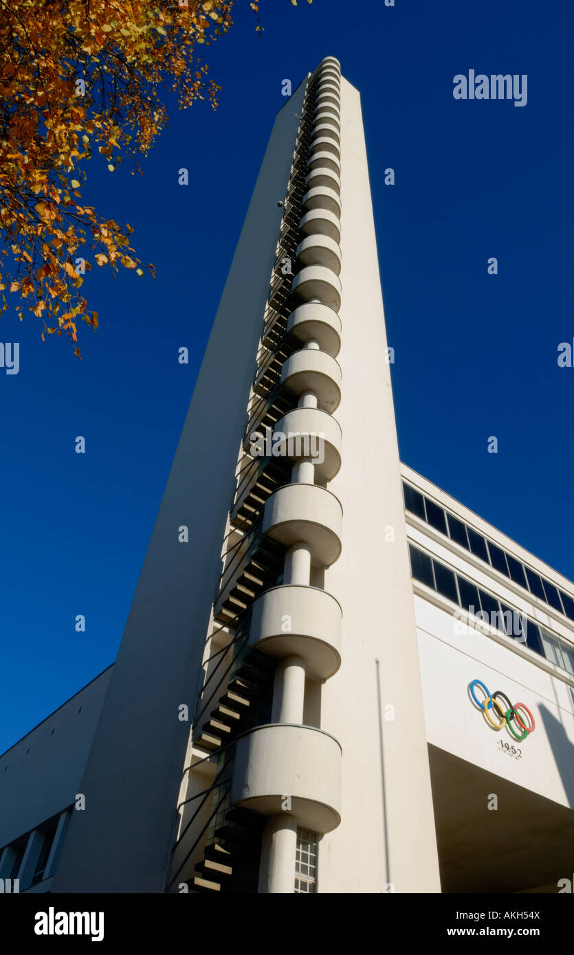 Der Turm des Olympiastadions Helsinki. Heimat der Olympischen Sommerspiele 1952. 1938, Architekten Yrjö Lindegren & Toivo Jäntti. Stockfoto