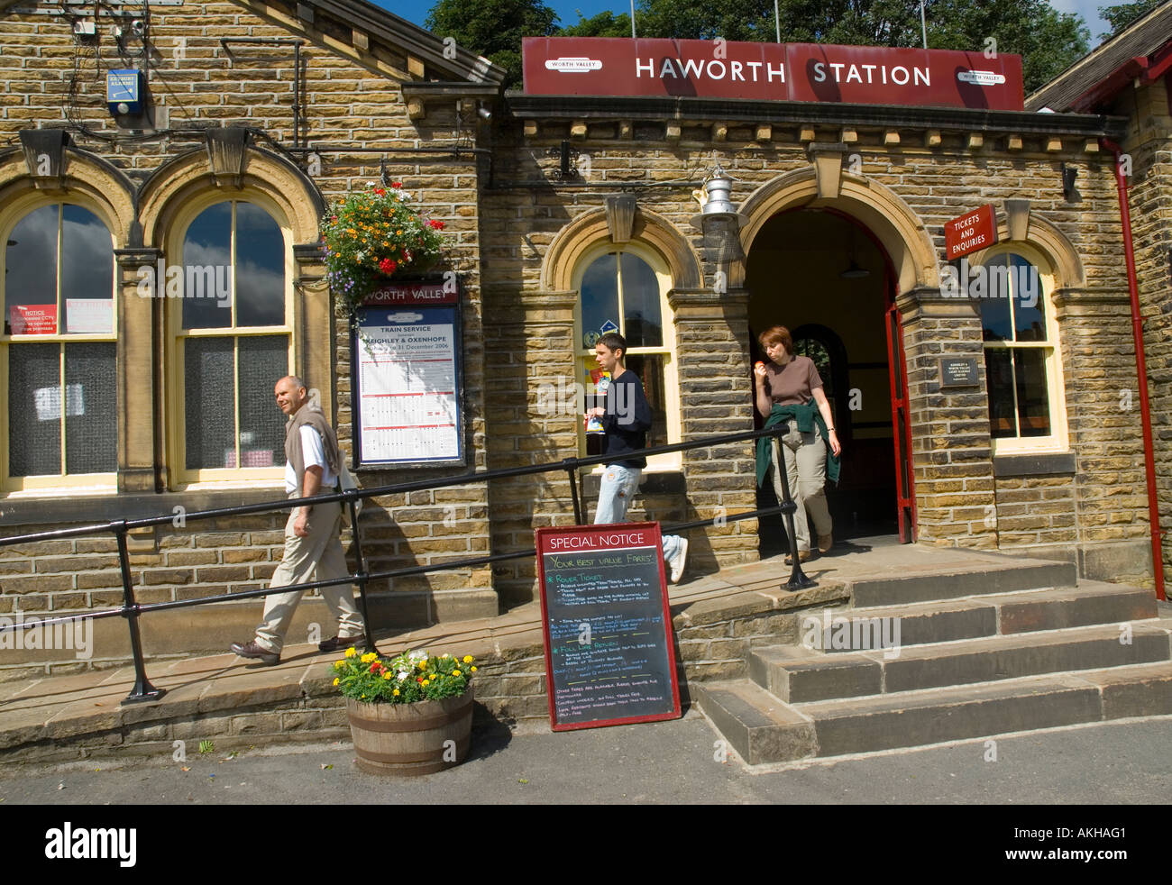 Haworth-Bahn-Eingang Wert Tal Dampf Eisenbahn Yorkshire England Stockfoto