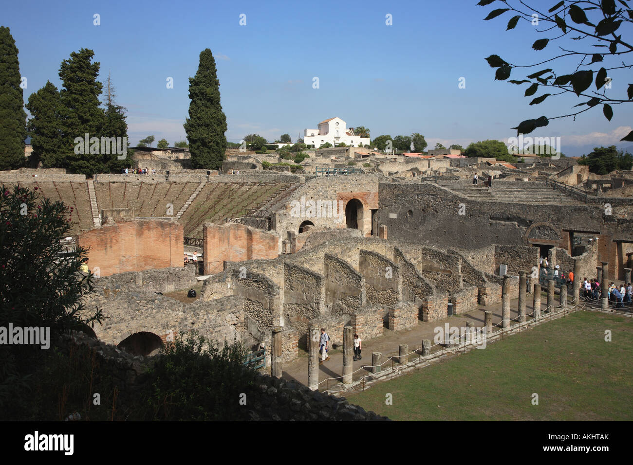 Quadriportico dei teatri Fotos und Bildmaterial in hoher Auflösung