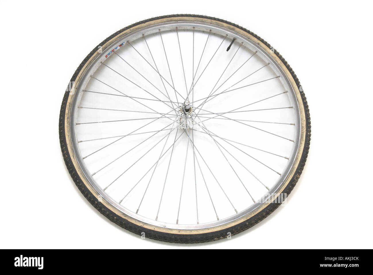 Entfernte Fahrrad "28 Zoll" "quick Fit" "Aluminium-Rad" und Reifen  Stockfotografie - Alamy