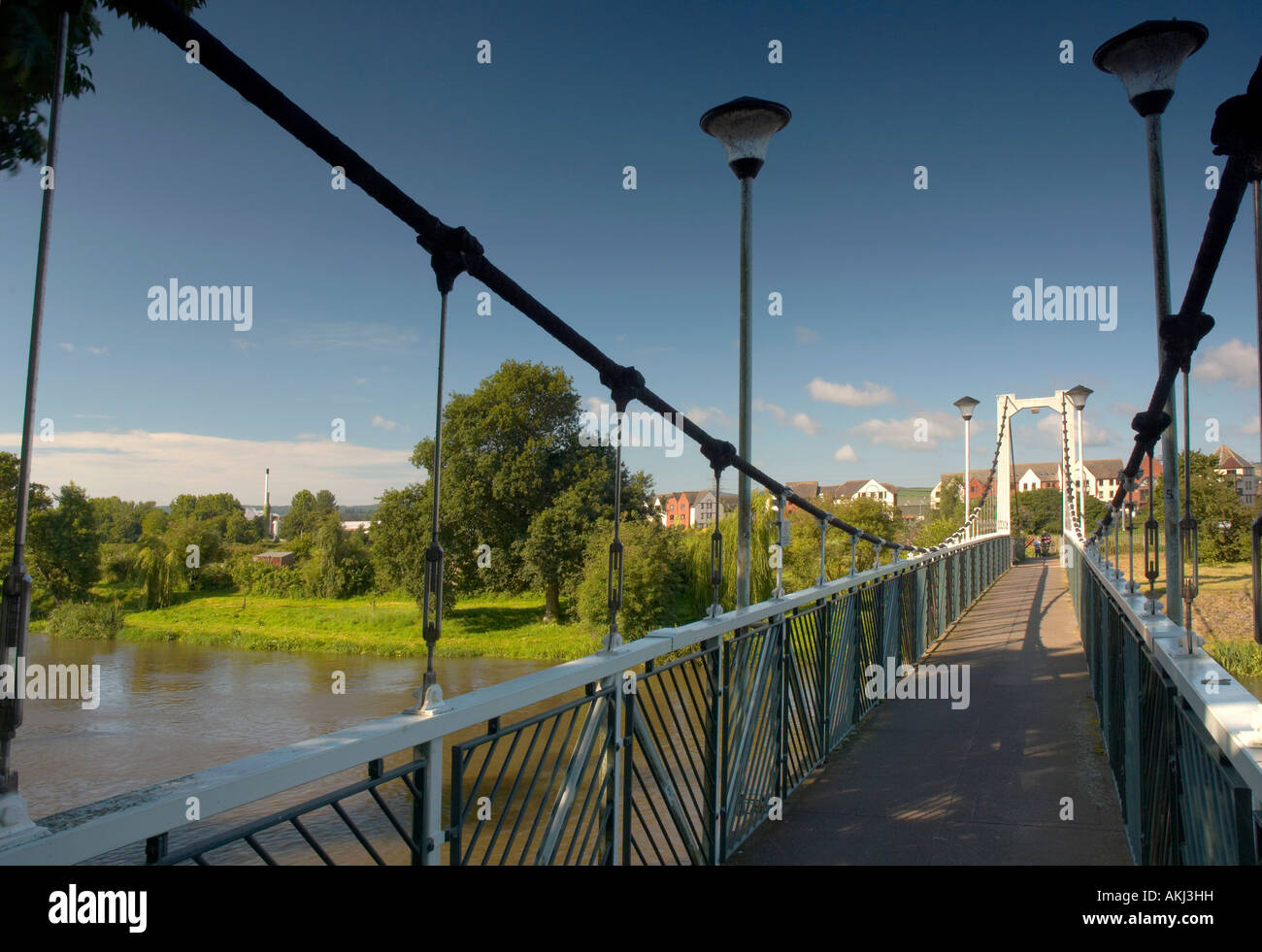 Karottenhosenträger Wehr Hängebrücke Exeter Devon UK Stockfoto