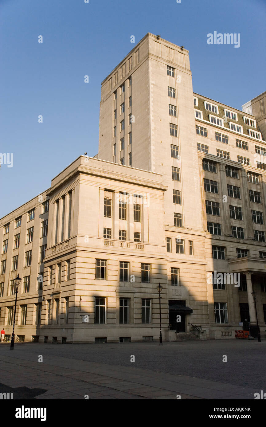 Exchange-Flaggen-Platz im Herzen des Geschäftsviertels von Liverpool, England Stockfoto