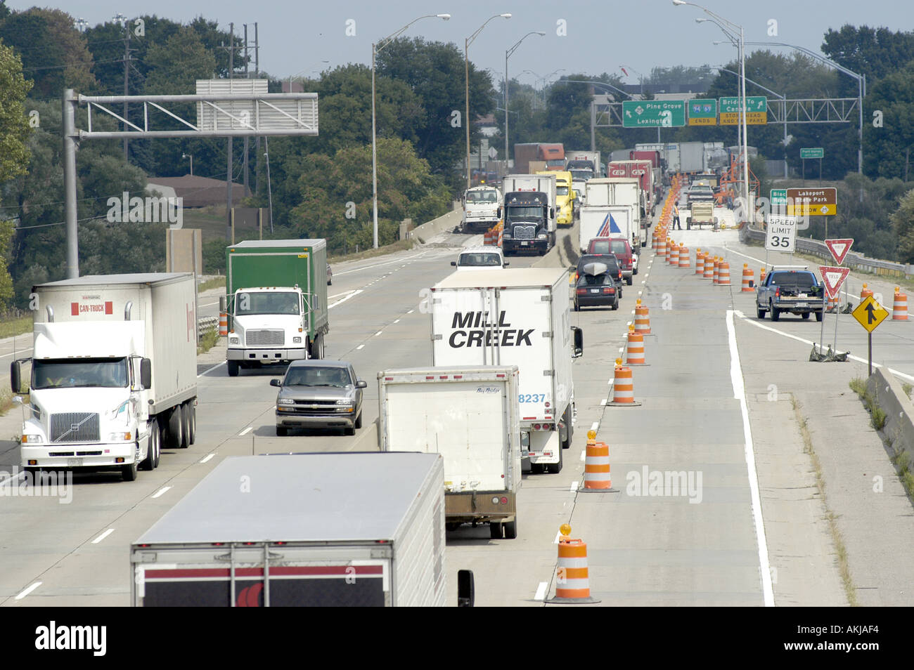 Autobahnverkehr gesichert für Meilen, wenn sie versuchen, die Einreise nach Kanada an Port Huron, Michigan Stockfoto