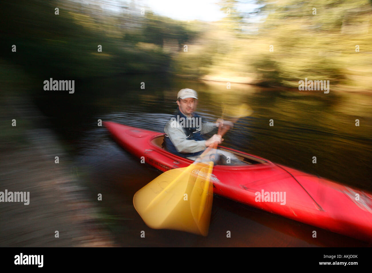 Paddeln auf der zwei Hearted River Michigan s Upper Peninsula Stockfoto