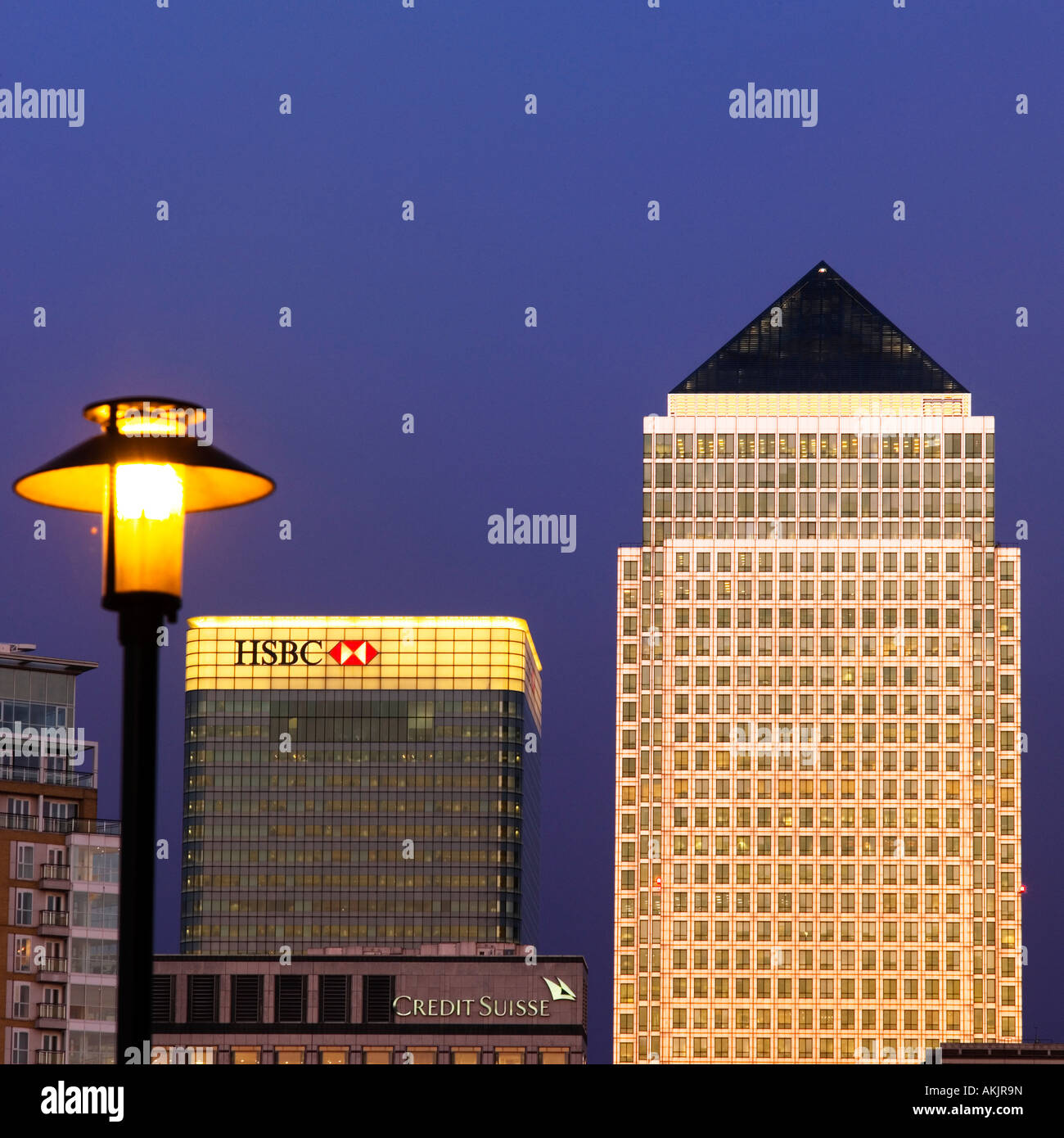 Canary wharf London England uk in der Abendsonne HSBC Bank logo Stockfoto