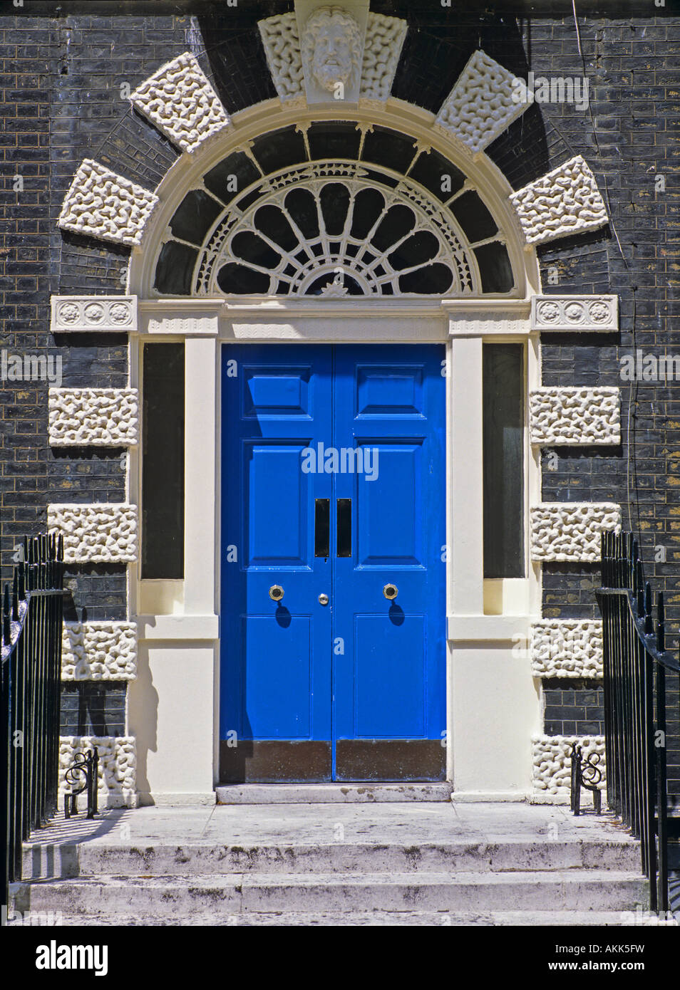 Eine georgische Tür am Bedford Square London England Stockfoto