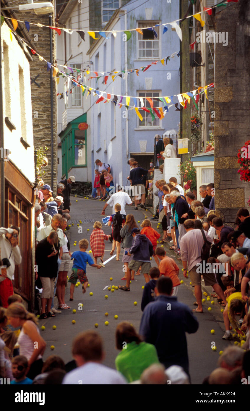 Polruan Kugelrollen Wettbewerb Cornwall England UK Großbritannien Stockfoto