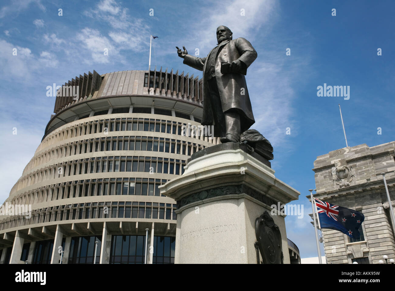 Bronze-Skulptur des Richard John Seddon, steht vor dem Parlamentsgebäude in Wellington, Neuseeland Stockfoto