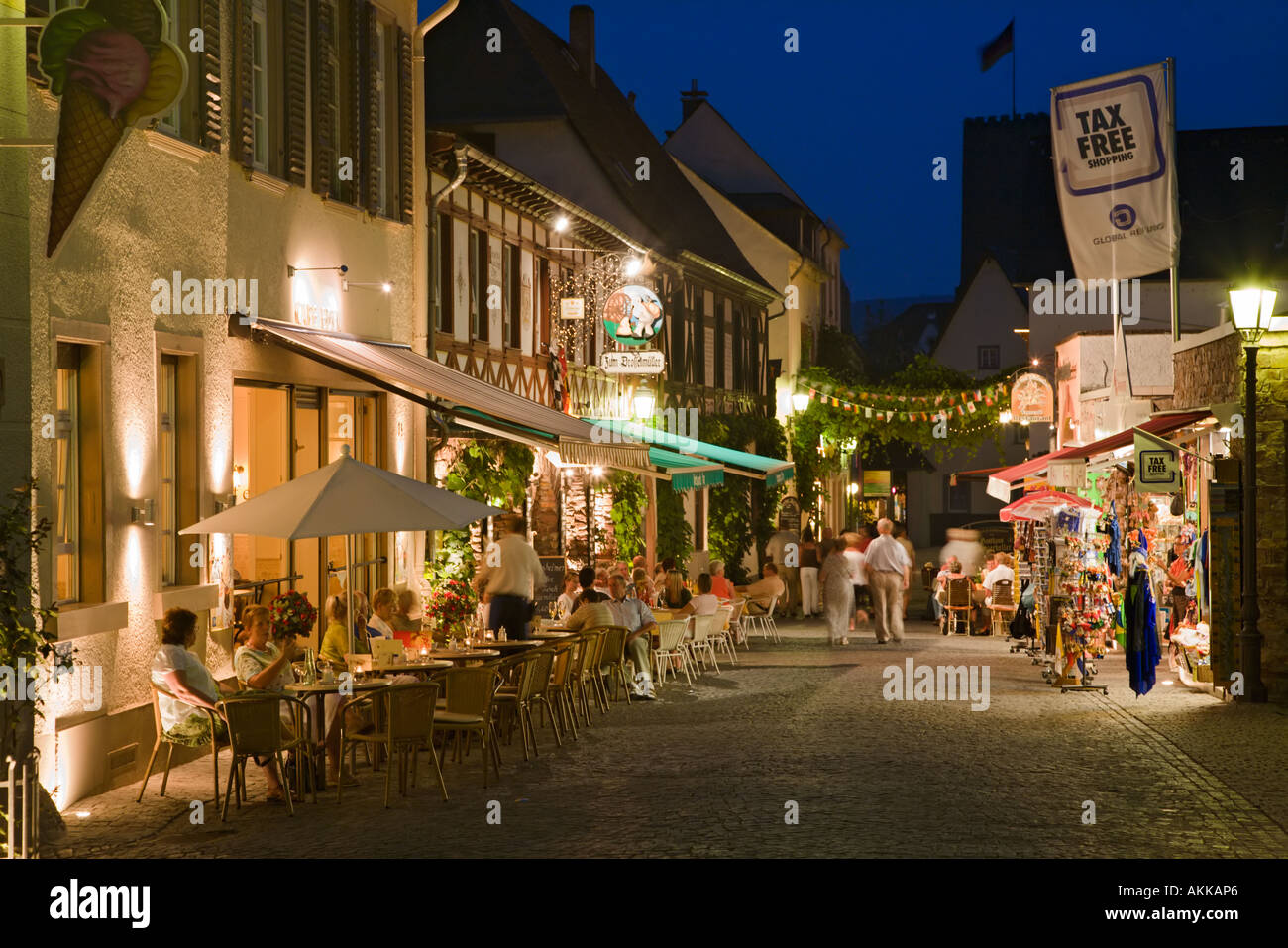 Restaurants und touristischen Souvenirläden in der Oberstraße Rüdesheim Rheingau Deutschland Stockfoto